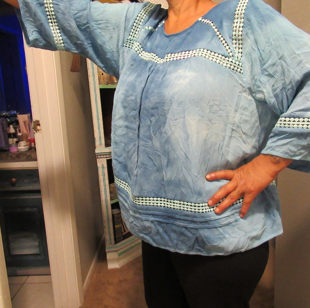 Plus  size blouse 3X - Picture 4 of 4
